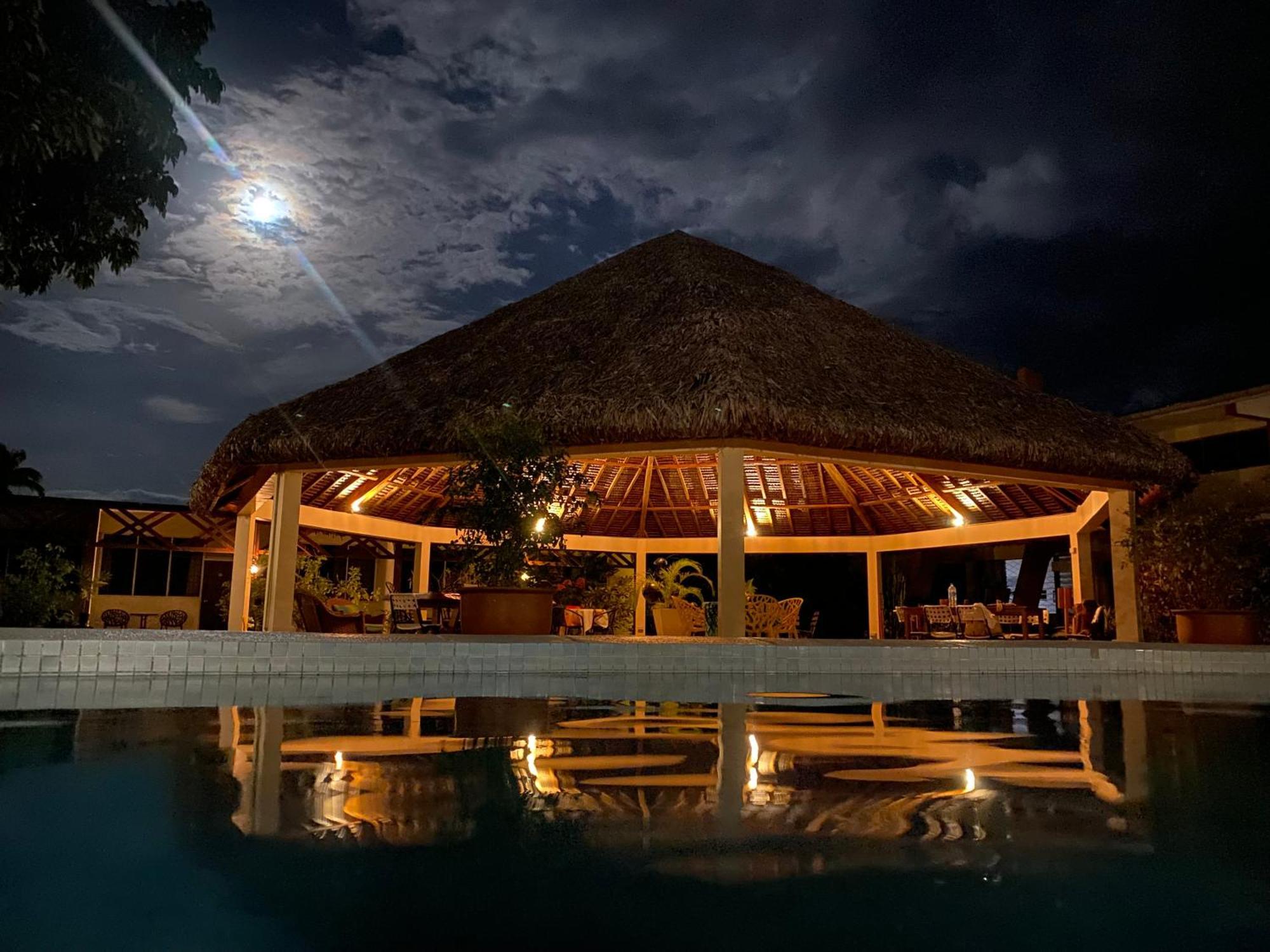 Hotel Santo Vanuatu Luganville Exterior foto