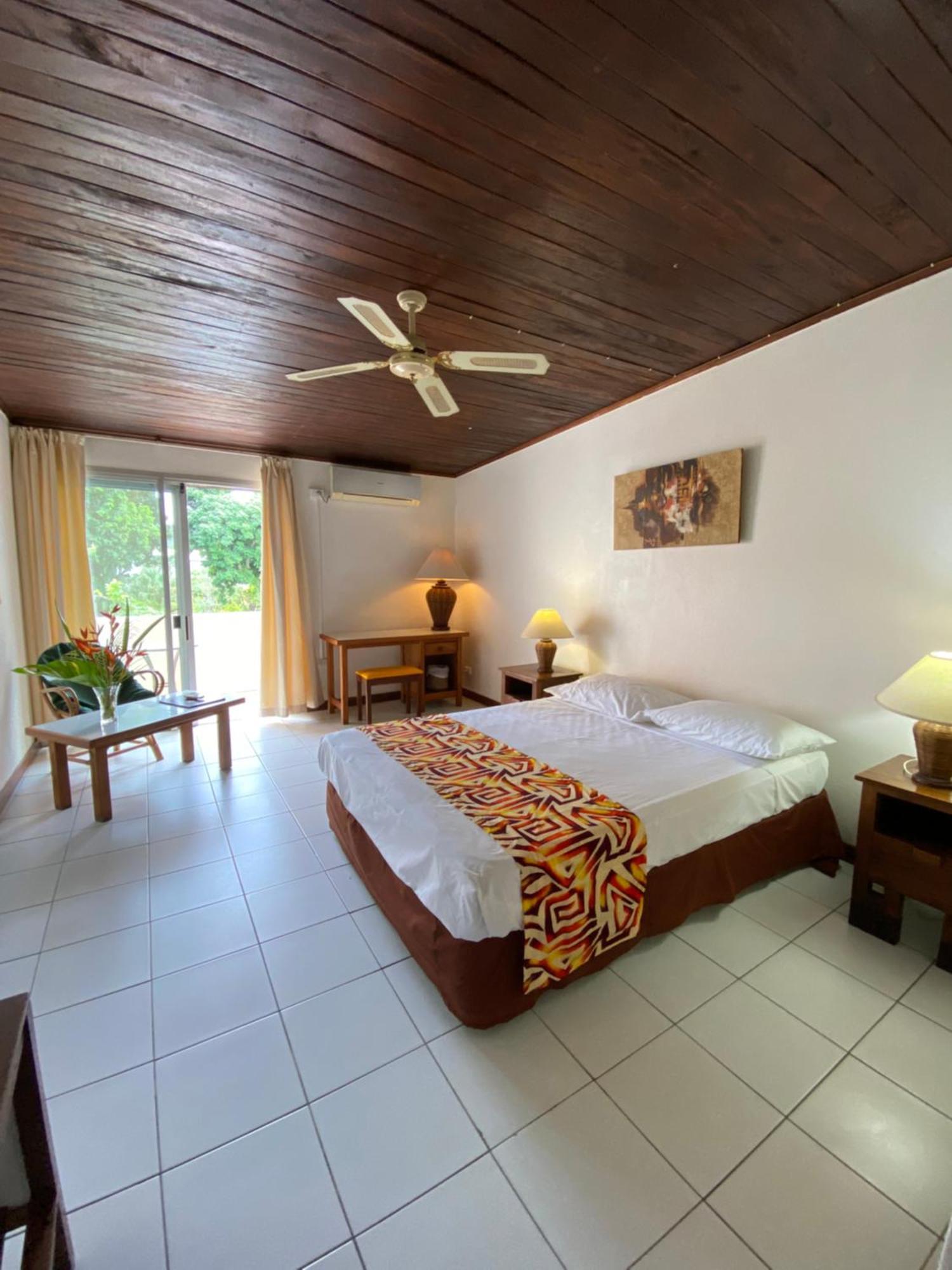 Hotel Santo Vanuatu Luganville Exterior foto